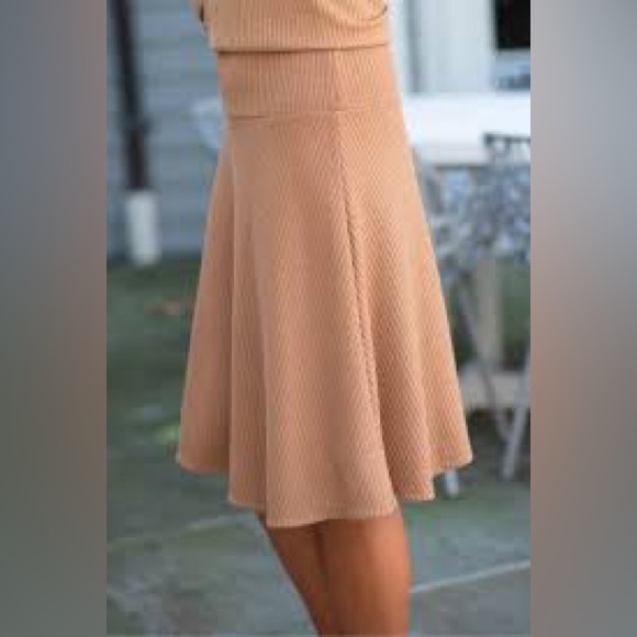 Chi Chi tan modest essential minimalist versatile flare skater retro skirt - Picture 2 of 6